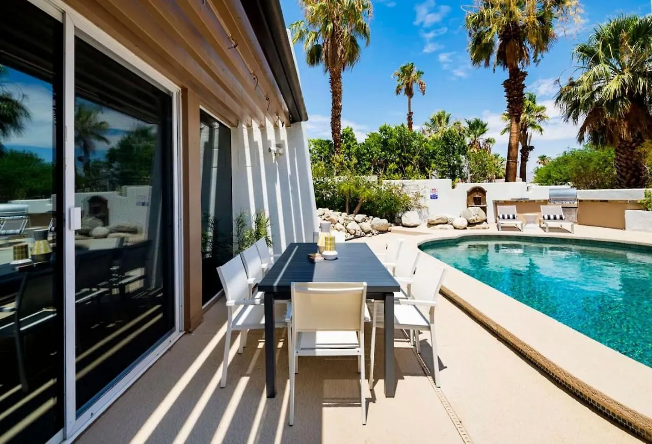 Sunsplash Retreat - Pool With Mountain Views Palm Springs Сasa de vacaciones
