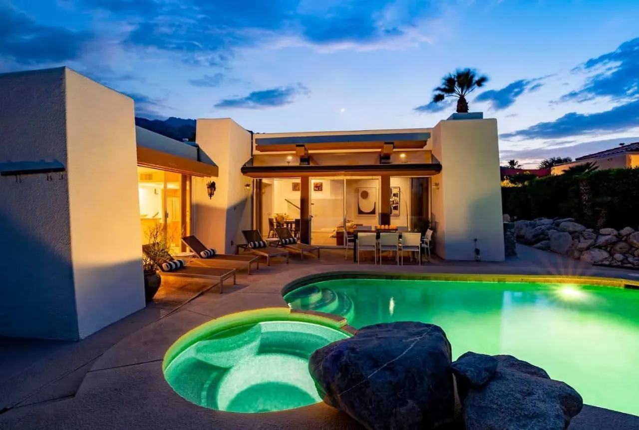 Sunsplash Retreat - Pool With Mountain Views Palm Springs USA