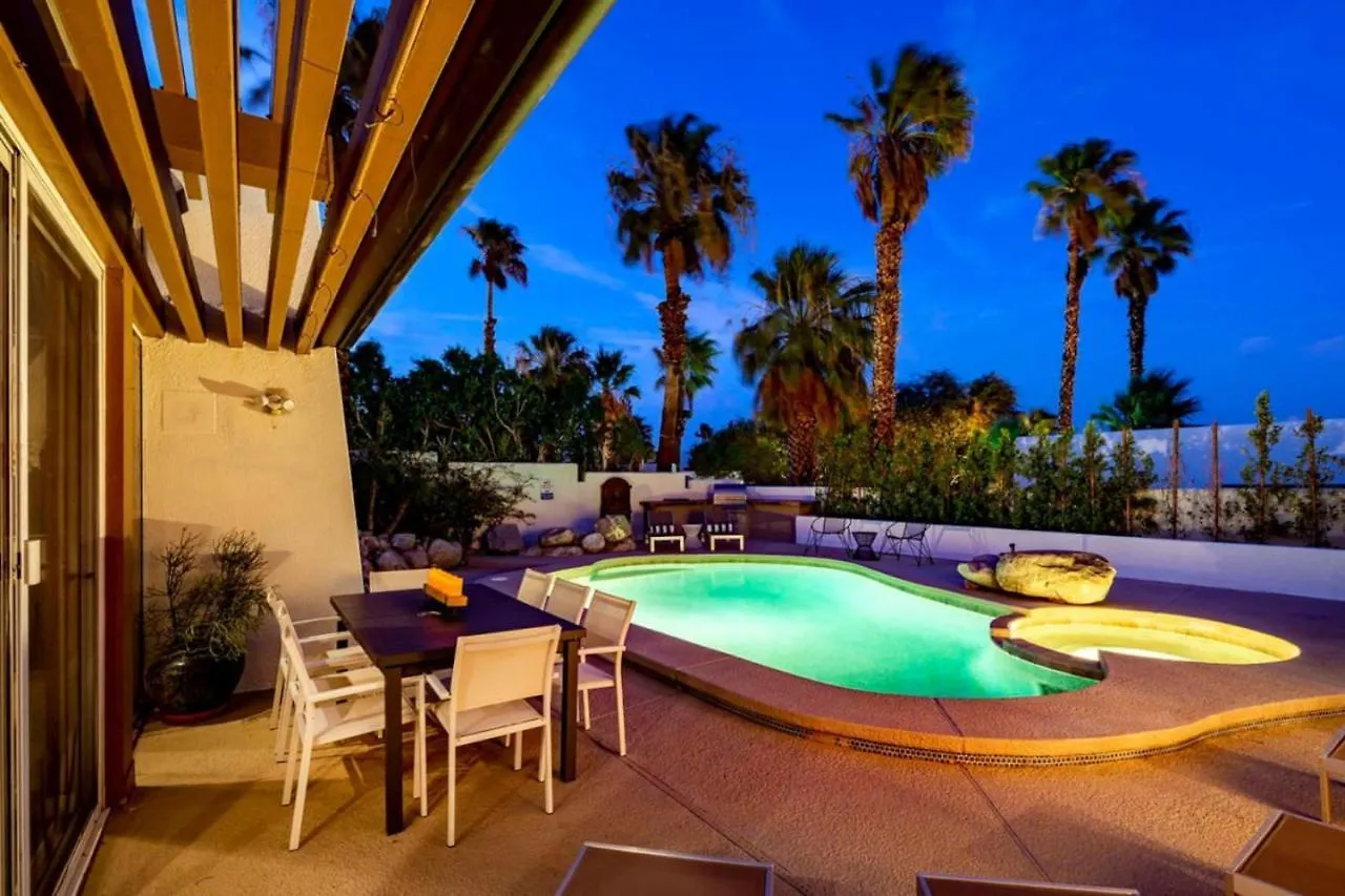 Feriehus Sunsplash Retreat - Pool With Mountain Views Palm Springs