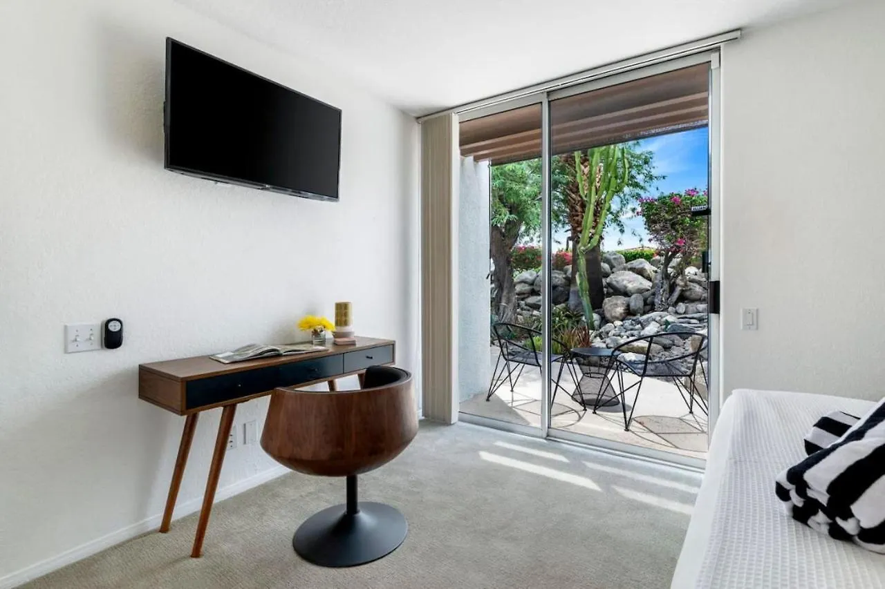 Sunsplash Retreat - Pool With Mountain Views Palm Springs USA